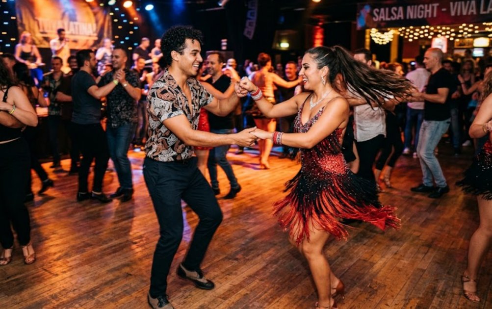 Caliente! De onweerstaanbare opmars van Latin: van Salsa tot Reggaeton